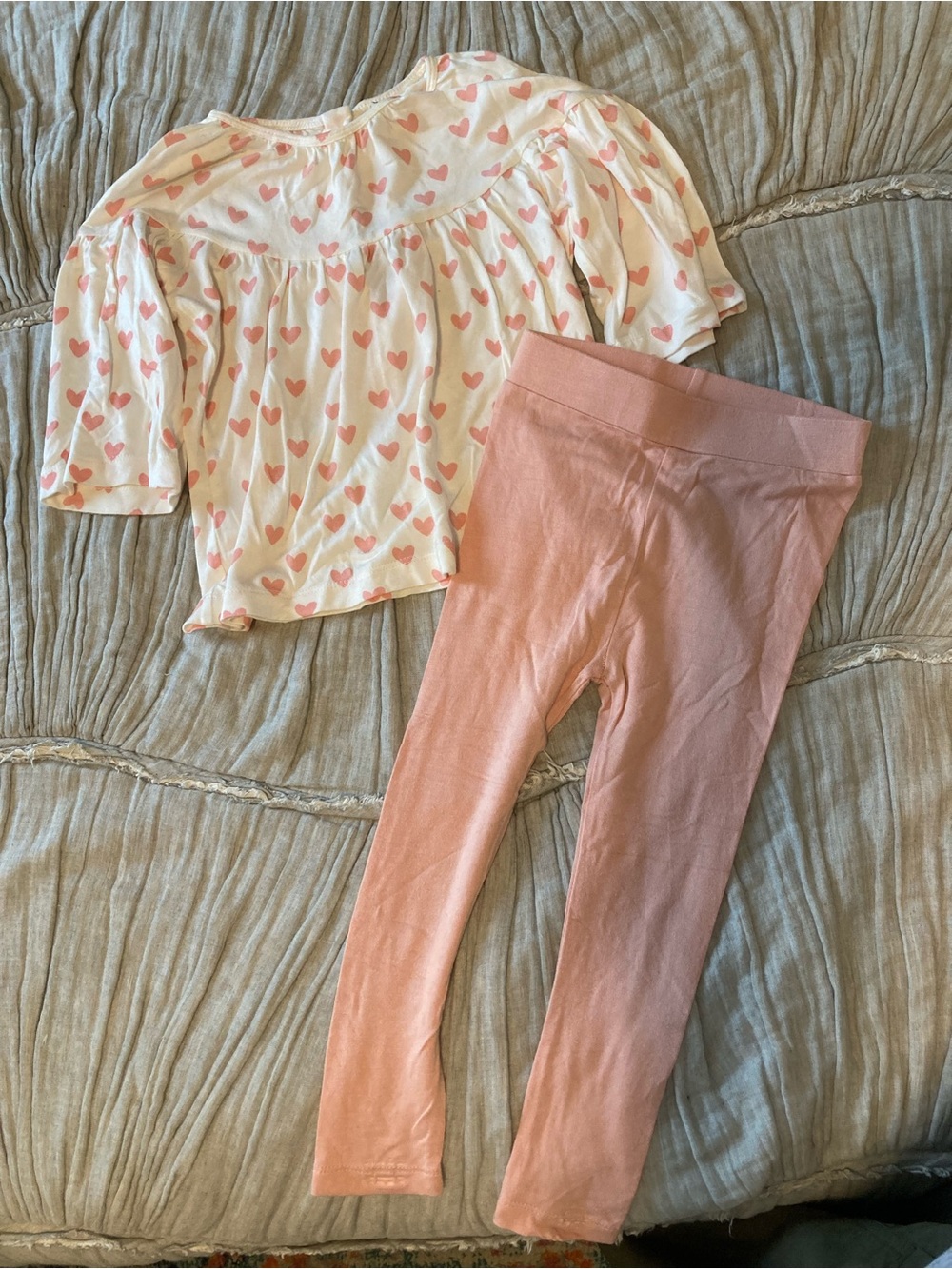 Kate Quinn Hearts outfit